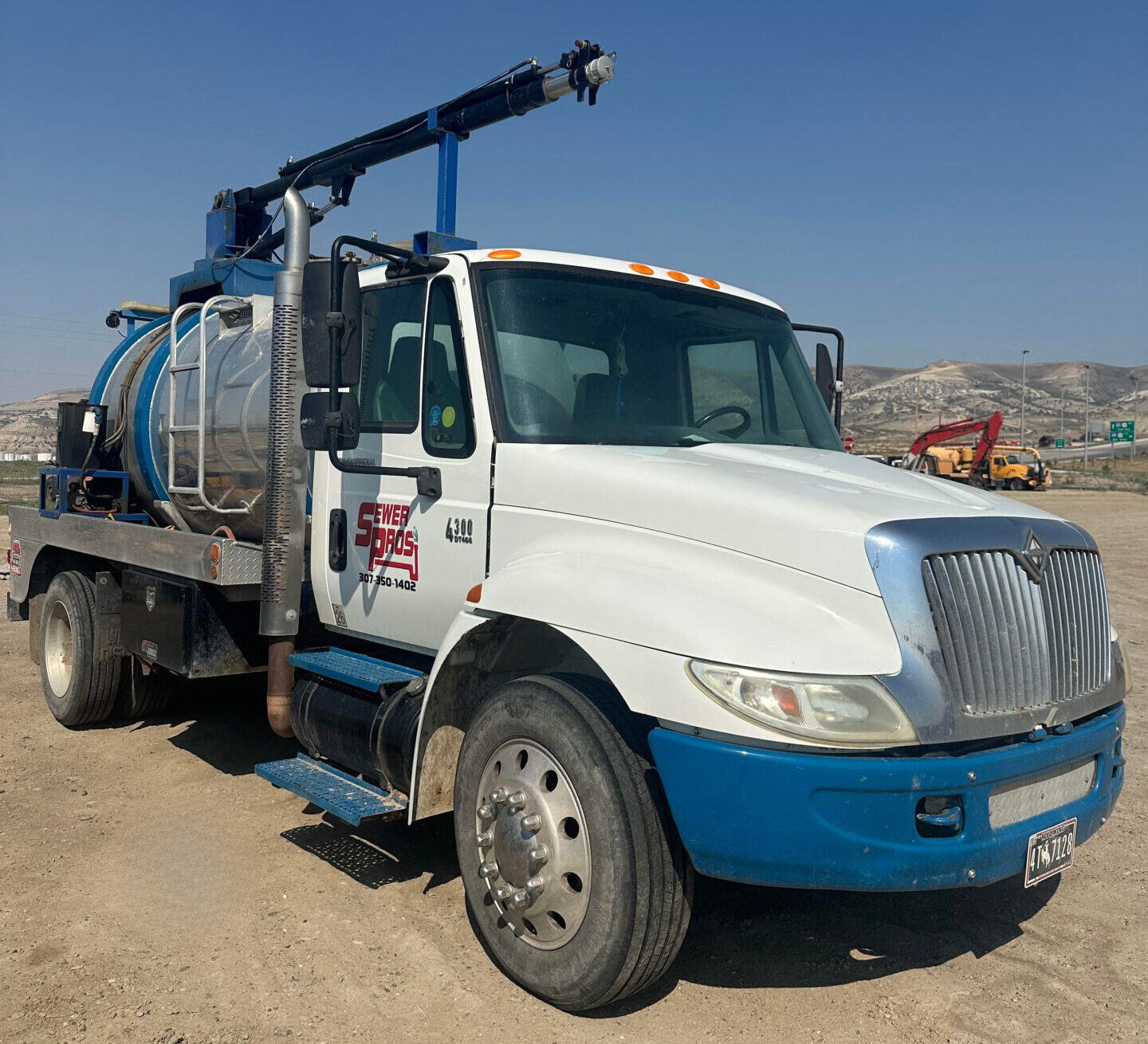Vac Truck Pic (1) Vac Truck Pic (1)